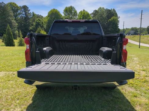 Used 2023 Chevrolet Silverado 1500 LT AWD/4WD image 23