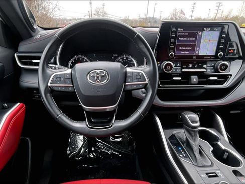 Used 2022 Toyota Highlander XSE image 5