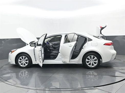 Used 2026 Toyota Corolla LE image 32