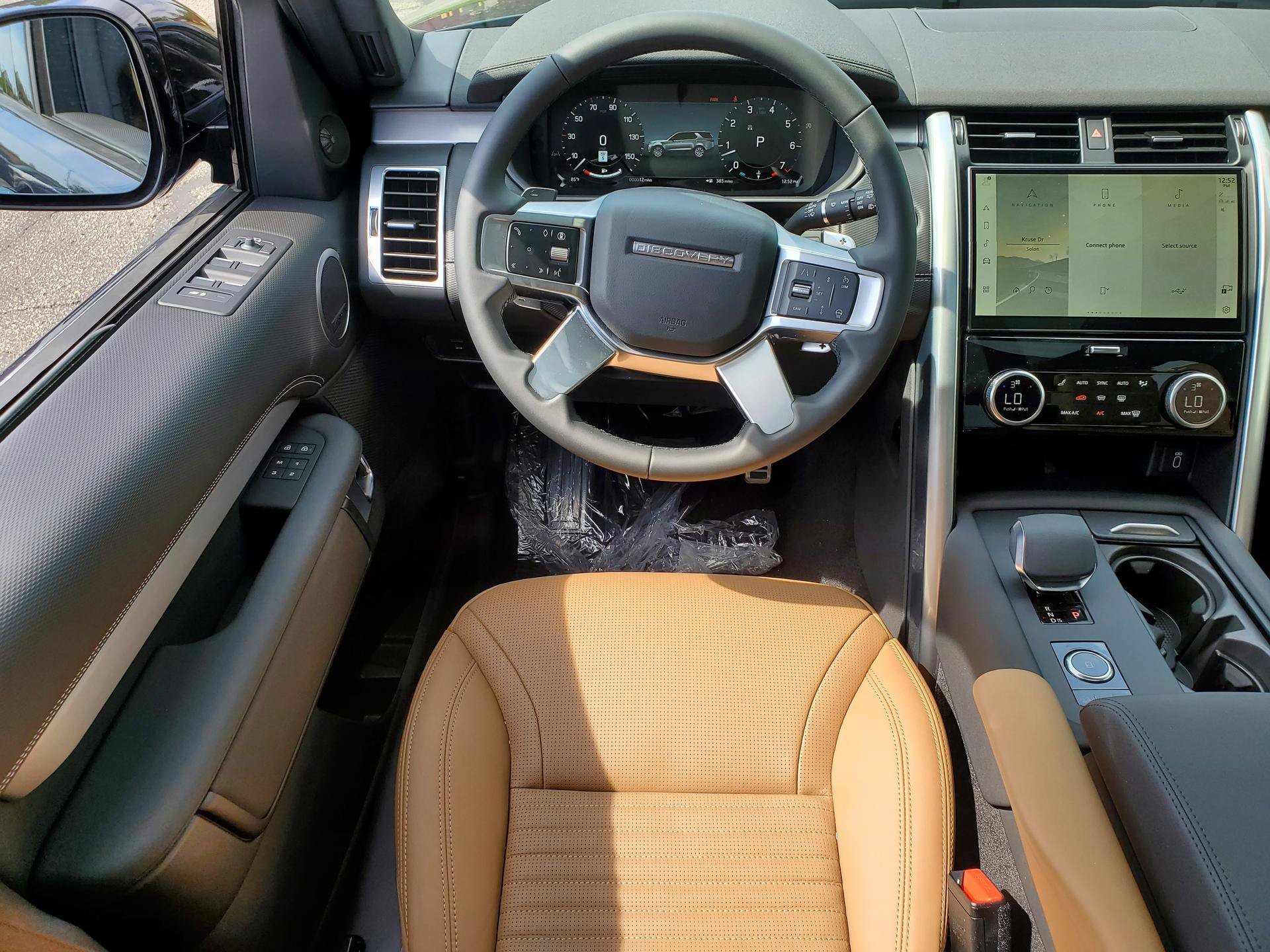 New 2026 Land Rover Discovery Limited Edition AWD/4WD image 16