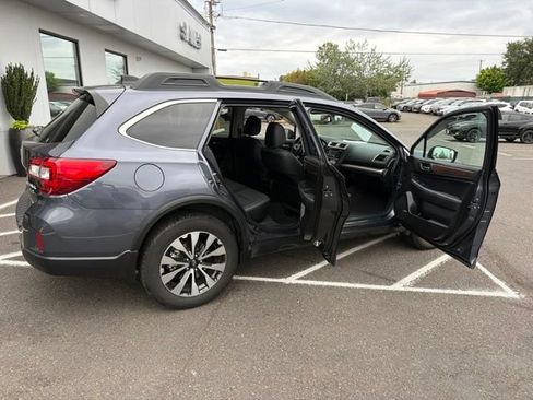 Used 2016 Subaru Outback 3.6R Limited AWD/4WD image 10