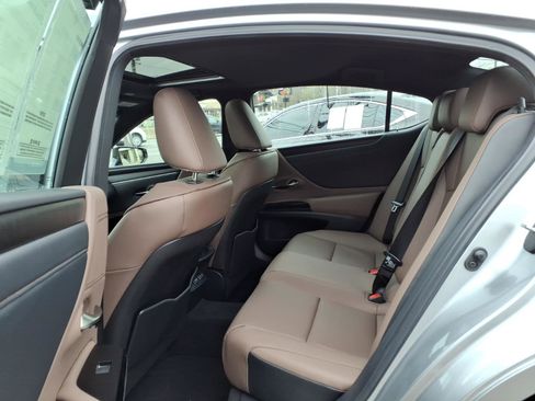 Used 2025 Lexus ES 350 w/ Premium Package image 14