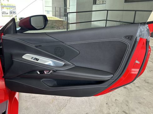 Used 2022 Chevrolet Corvette Stingray Coupe w/ 1LT RWD image 28