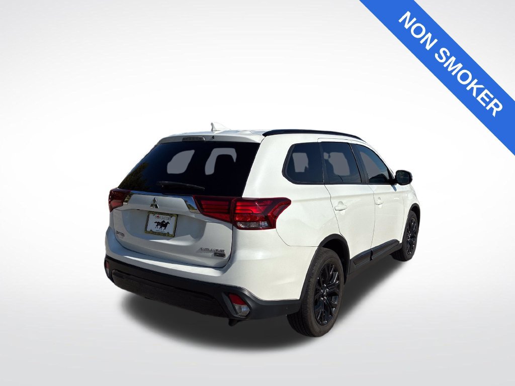 Used 2019 Mitsubishi Outlander SE AWD/4WD image 3