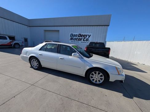Used 2008 Cadillac DTS w/ Sun And Sound Package FWD image 30