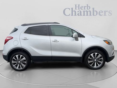 Used 2022 Buick Encore Preferred AWD/4WD image 12