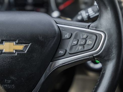 Used 2018 Chevrolet Equinox Premier FWD image 30