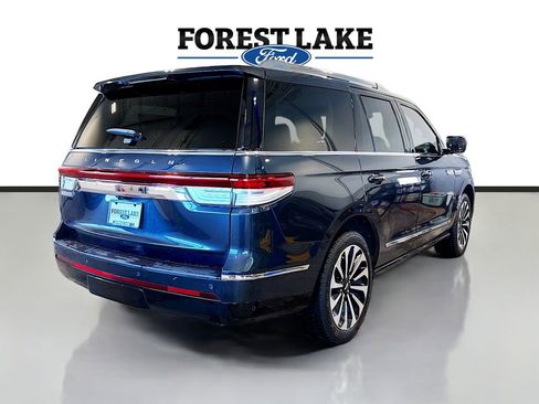 Used 2022 Lincoln Navigator Reserve AWD/4WD image 7