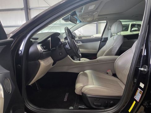 Used 2021 Genesis G70 3.3T RWD image 15