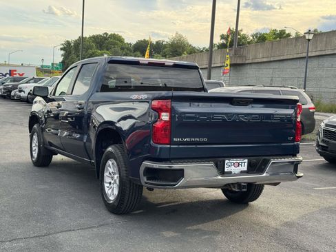 Used 2022 Chevrolet Silverado 1500 LT AWD/4WD image 22