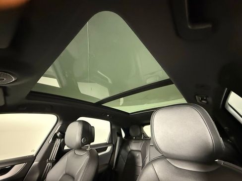 Certified 2025 Porsche Cayenne image 30