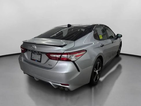 Used 2018 Toyota Camry XSE FWD image 10