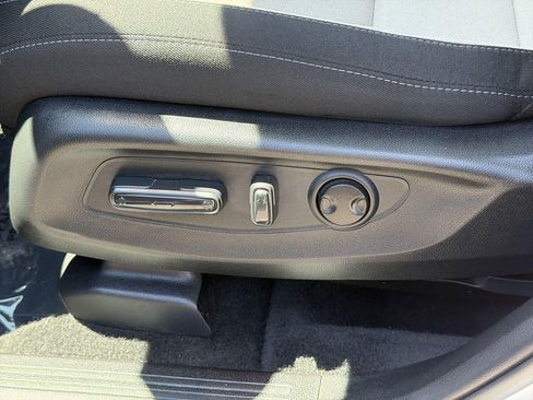 Used 2025 Honda CR-V EX image 32