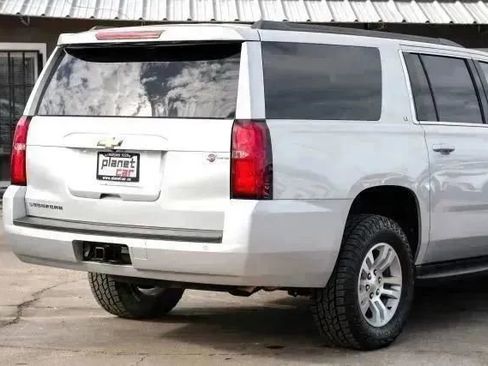 Used 2019 Chevrolet Suburban LT AWD/4WD image 15