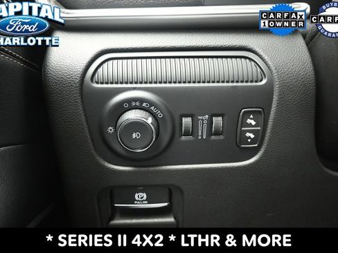 Used 2024 Jeep Wagoneer Series II w/ Flexible Seating Group RWD image 19