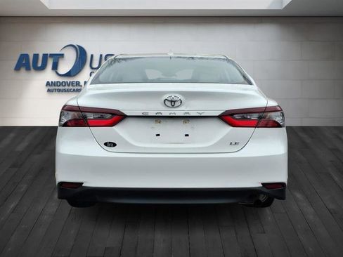 Used 2022 Toyota Camry LE image 10