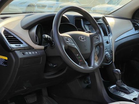 Used 2017 Hyundai Santa Fe Sport image 7