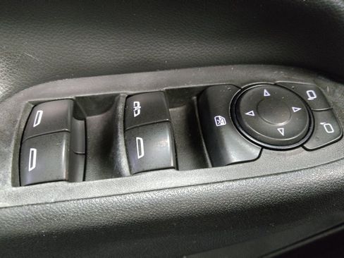 Used 2020 Chevrolet Equinox LT image 27