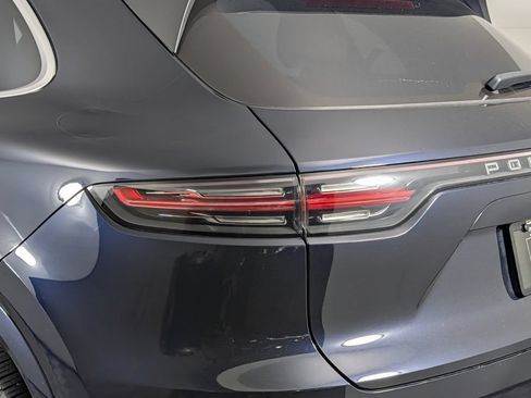 Certified 2023 Porsche Cayenne AWD/4WD image 16