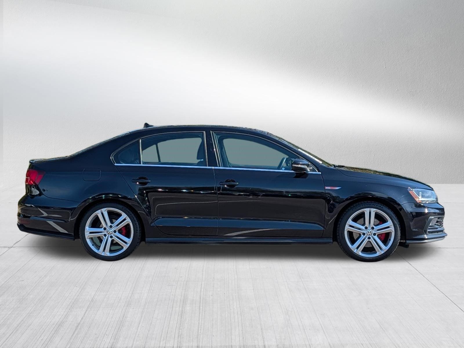 Used 2017 Volkswagen Jetta GLI FWD image 8