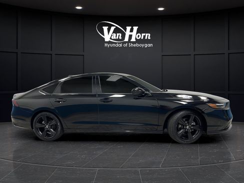 Used 2024 Honda Accord Sport image 8