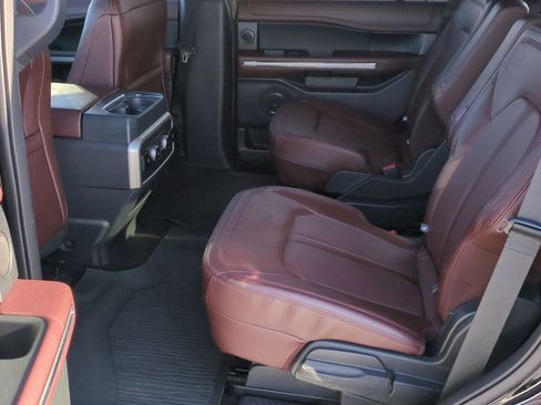 Used 2023 Ford Expedition Limited image 20