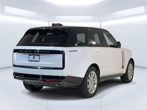 Used 2024 Land Rover Range Rover SE image 6