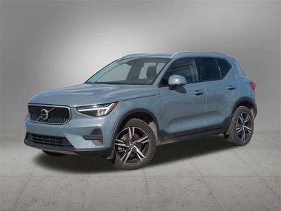Used 2023 Volvo XC40 B5 Core w/ Convenience Package