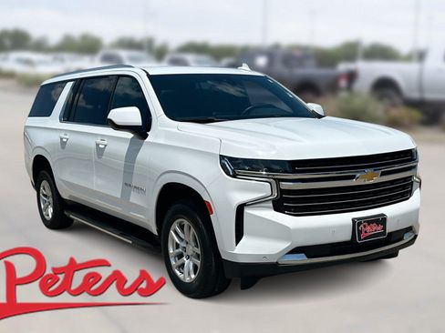 Used 2024 Chevrolet Suburban LT RWD image 1
