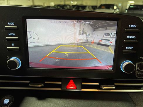 Used 2023 Hyundai Elantra Blue image 34