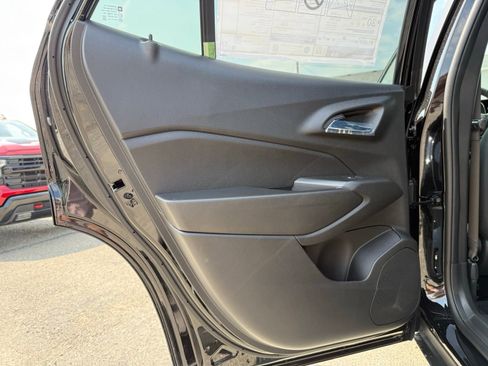 New 2026 Chevrolet Trax RS w/ Sunroof Package FWD image 22
