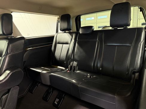 Used 2024 Ford Expedition Max XLT image 26