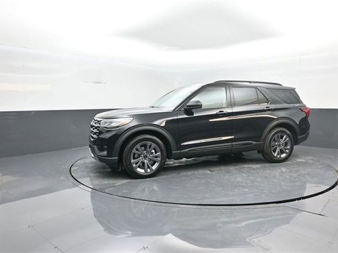 New 2026 Ford Explorer Active w/ Active Comfort Package image 4