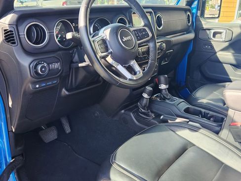 Used 2022 Jeep Wrangler Unlimited Sahara w/ Cold Weather Group image 9