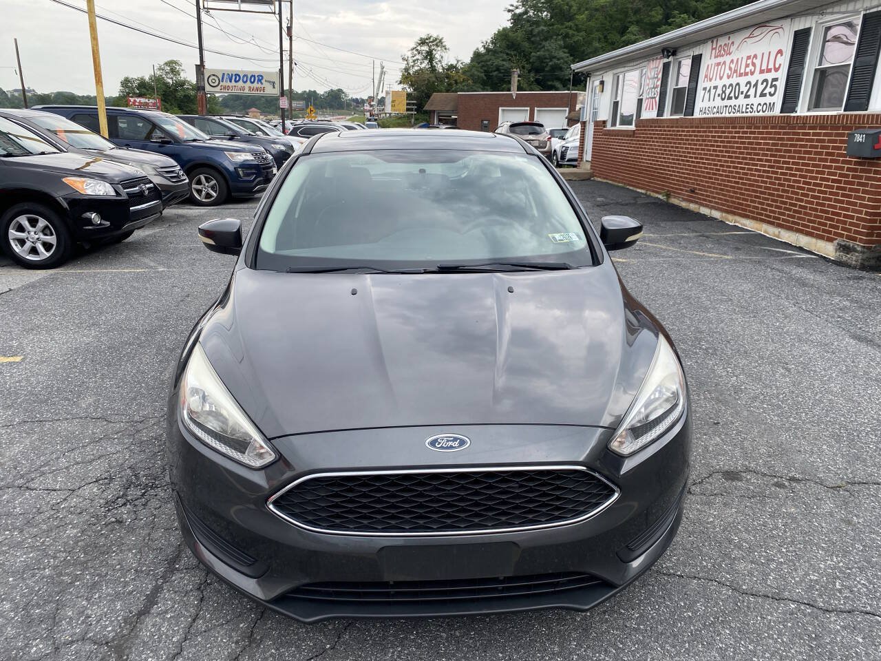 Used 2015 Ford Focus SE w/ Reverse Sensing Package FWD image 2