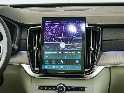 New 2026 Volvo XC90 T8 Ultra w/ Protection Package Premier AWD/4WD image 14