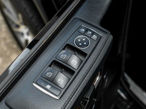 Used 2013 Mercedes-Benz G 550 image 42
