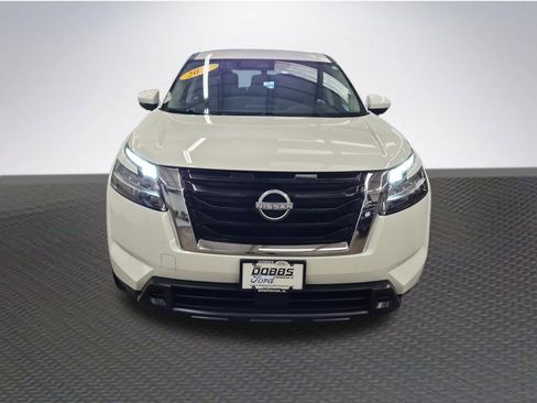 Used 2022 Nissan Pathfinder S FWD image 3