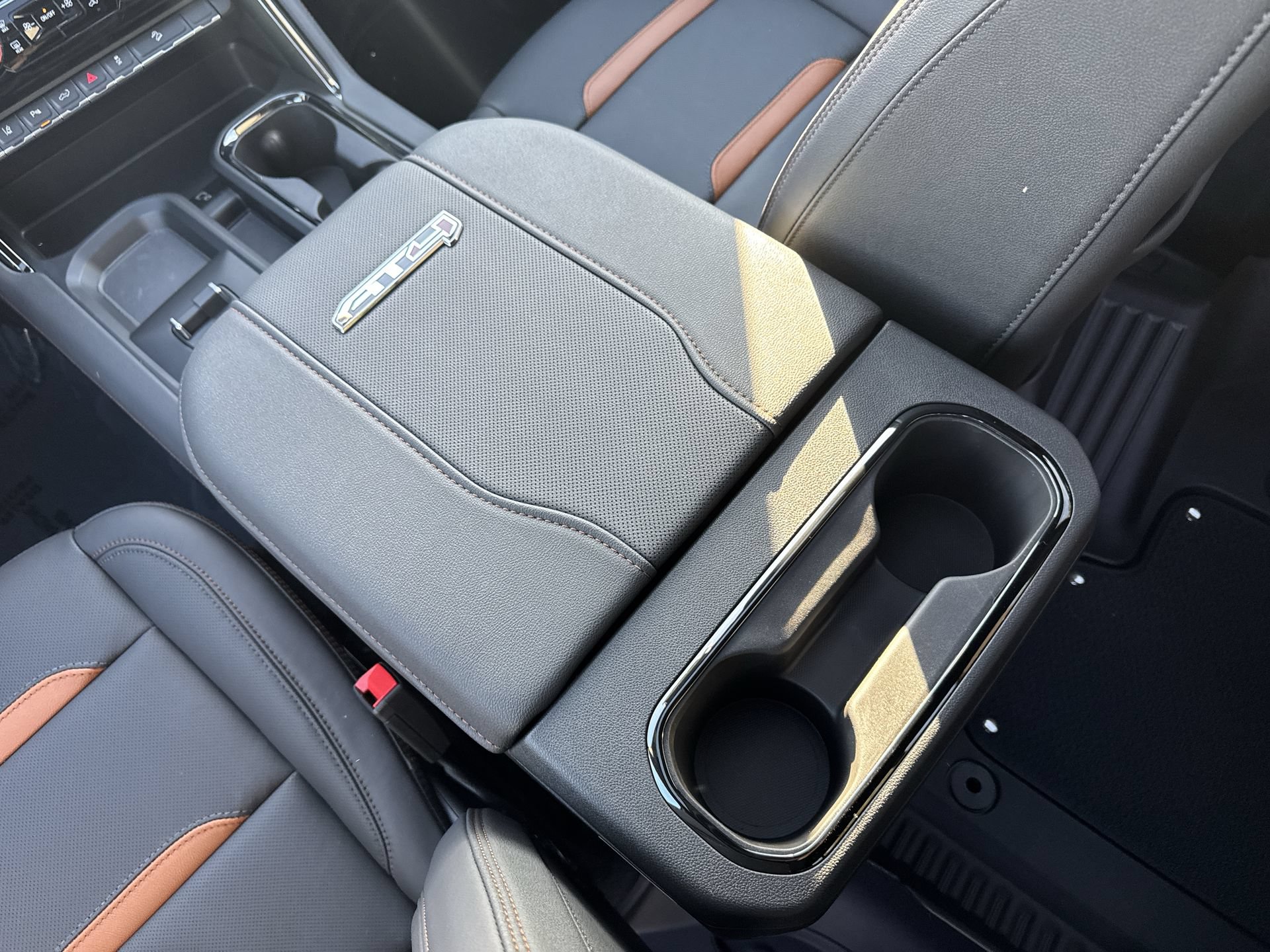 New 2026 GMC Sierra 2500 AT4 w/ AT4 Premium Plus Package AWD/4WD image 23