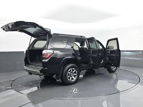 Used 2022 Toyota 4Runner TRD Off-Road Premium AWD/4WD image 32
