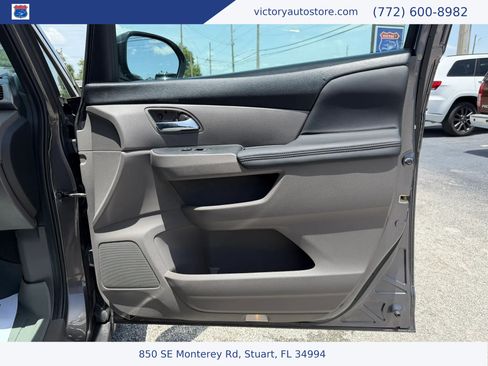 Used 2015 Honda Odyssey Touring Elite image 11