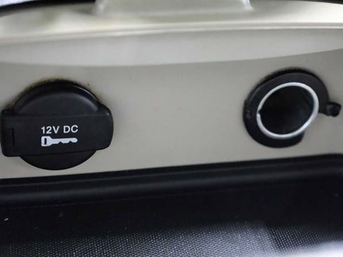 Used 2016 Dodge Grand Caravan SXT image 30