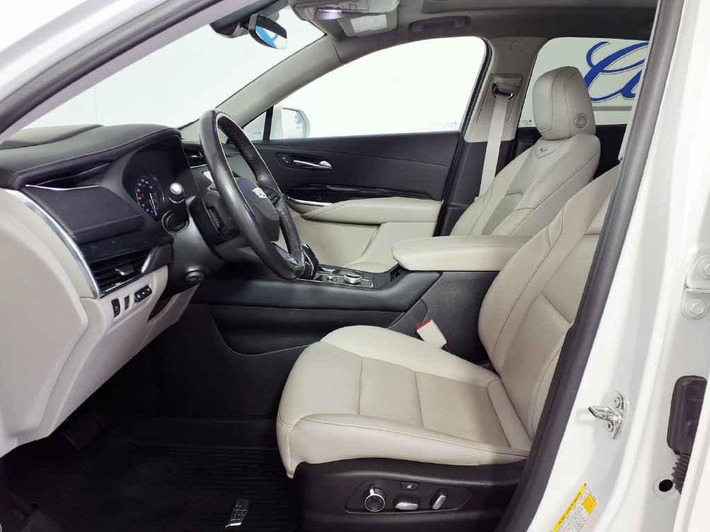 Used 2019 Cadillac XT4 Premium Luxury AWD/4WD image 7