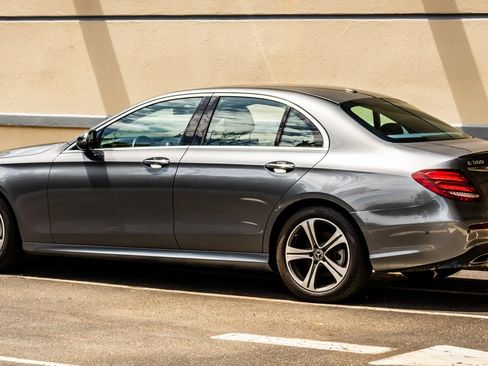 Used 2018 Mercedes-Benz E 300 4MATIC image 5