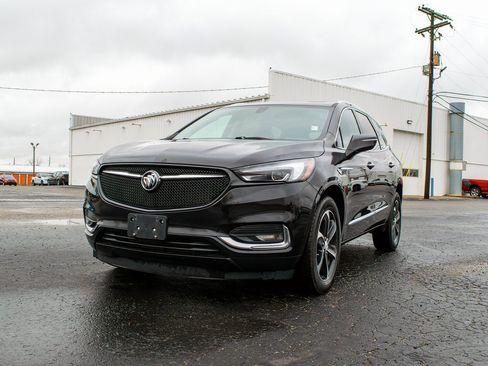 Used 2021 Buick Enclave Essence image 10