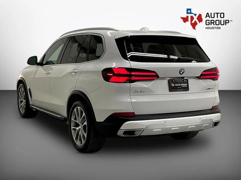 Used 2026 BMW X5 xDrive40i AWD/4WD image 3