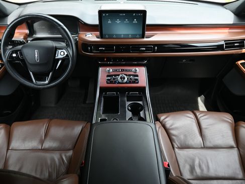 Used 2021 Lincoln Aviator Grand Touring w/ Equipment Group 302A AWD/4WD image 27