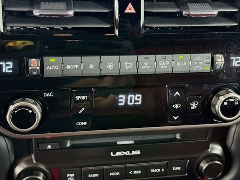 Used 2023 Lexus GX 460 Luxury w/ Sport Design Package AWD/4WD image 15