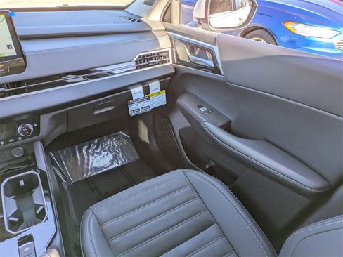 New 2026 Mitsubishi Outlander SE image 18