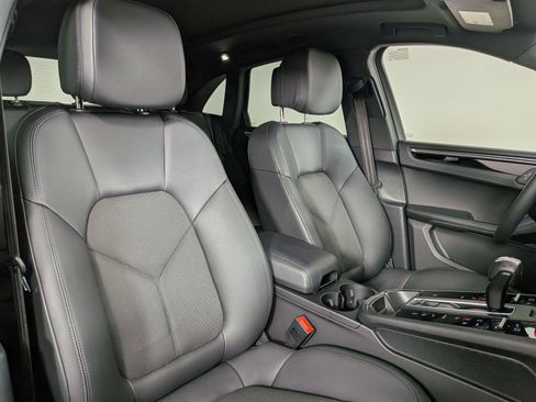 Used 2023 Porsche Macan AWD/4WD image 24